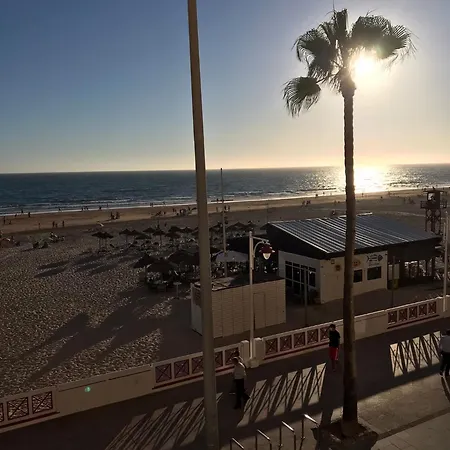 Mirando Al Mar Con Wifi Y Terraza 1ª Linea Playa Апартаменты Кадис